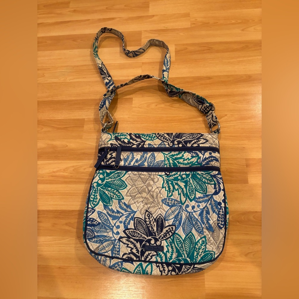 Vera Bradley Floral‎ shoulder/ crossbody bag